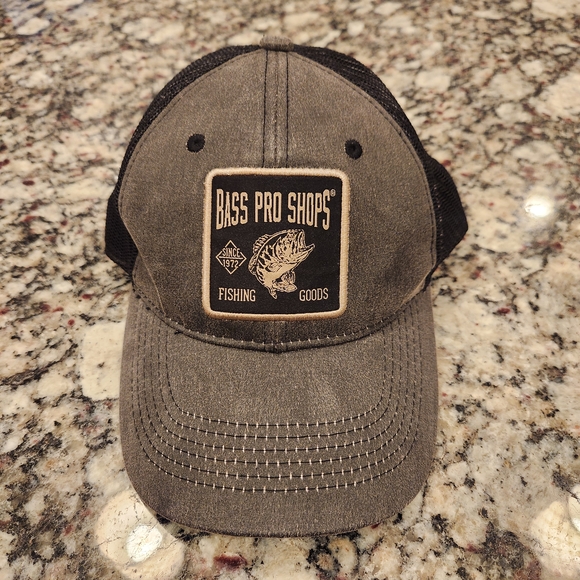 Bass Pro Shops Charcoal and Black Fishing Snapback Hat - Picture 1 of 5